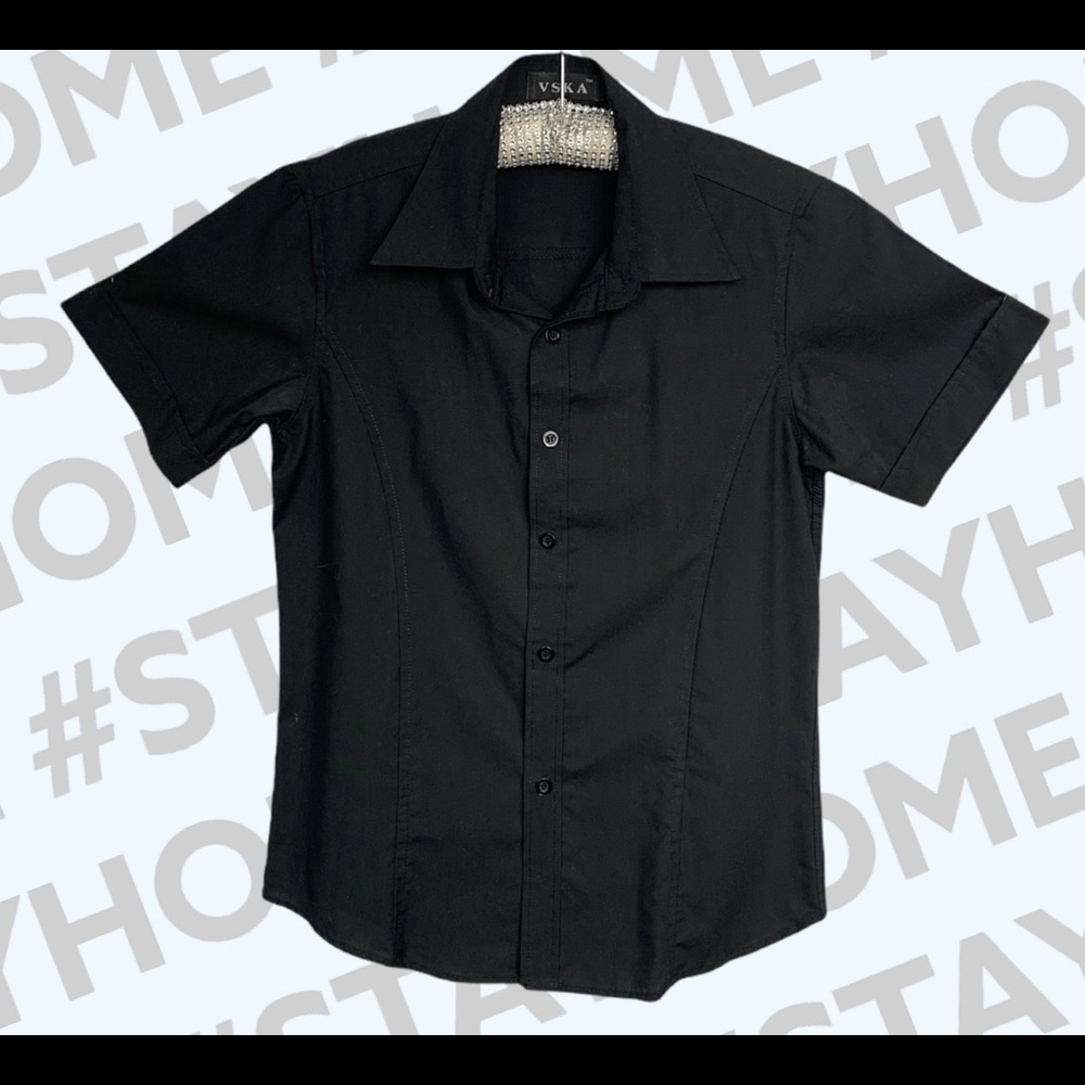 VSKA Kids black shirt. Size M